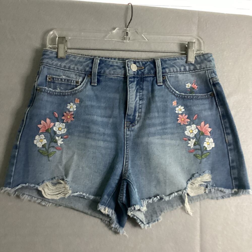 Time & Tru Embroidered High-Waisted Denim Shorts Size 4 | Floral Boho Distressed